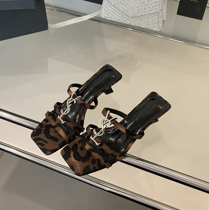 2025 Summer New French Style Versatile Fashion High Heel Women's Shoes Summer New Versatile Thin Heel One-Strap High Heel Sandals - Image 3