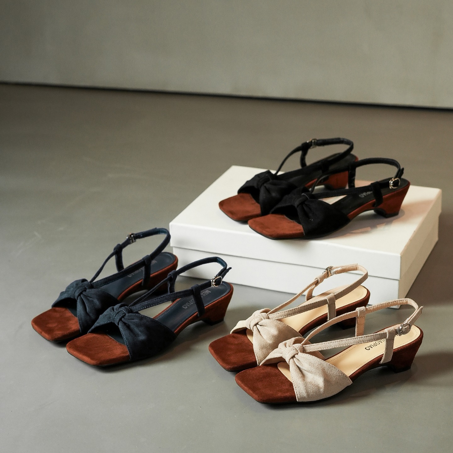 2026 Summer New Korean Style High Heel Sandals Women's Black Square Toe Back Buckle Mid Heel Casual Chunky Heel