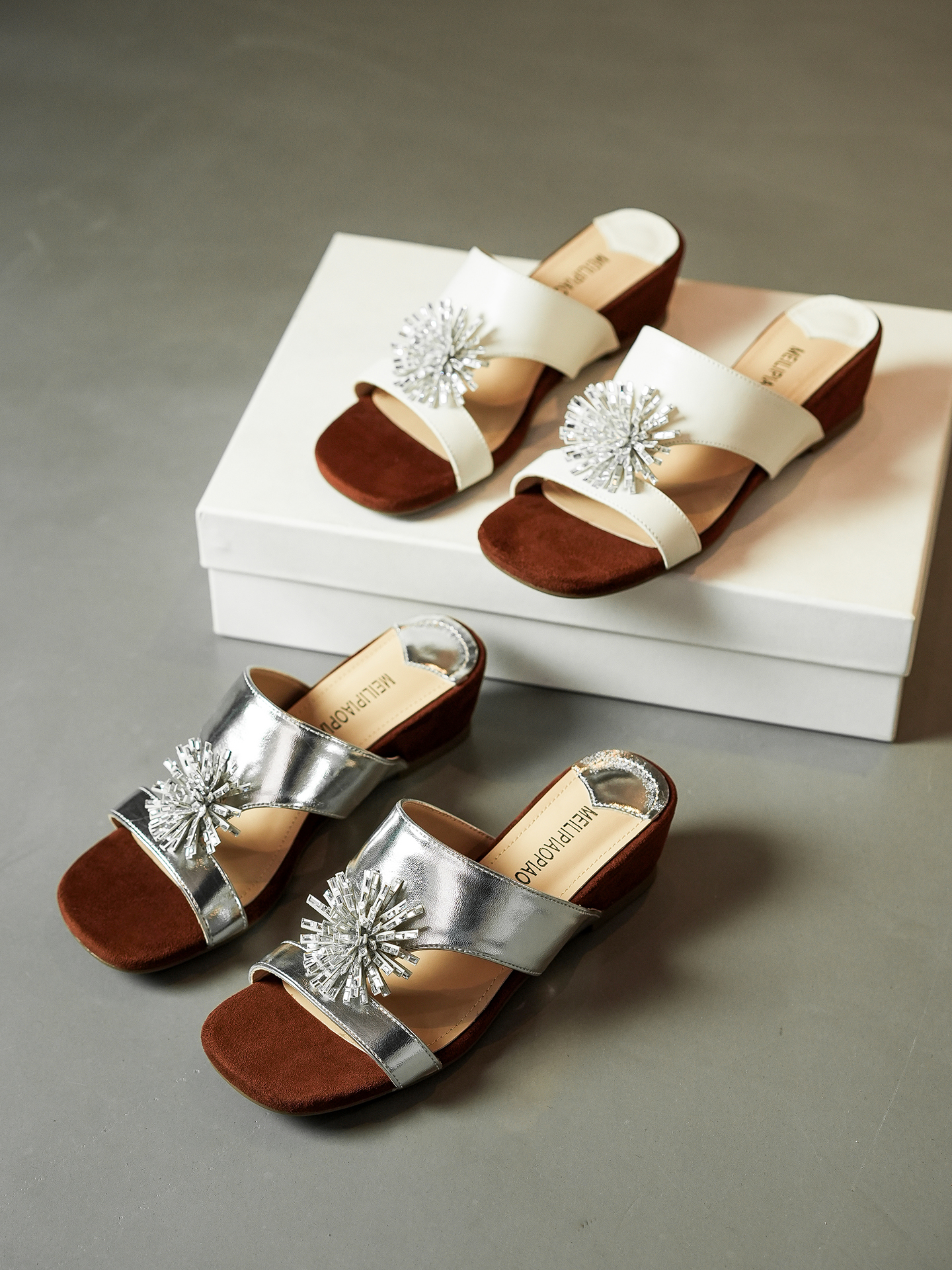 2026 Summer New Wedge Sandals Rhinestone Fireworks Soft Sole Anti-Slip One-Band Women's Sandals Fairy Style
