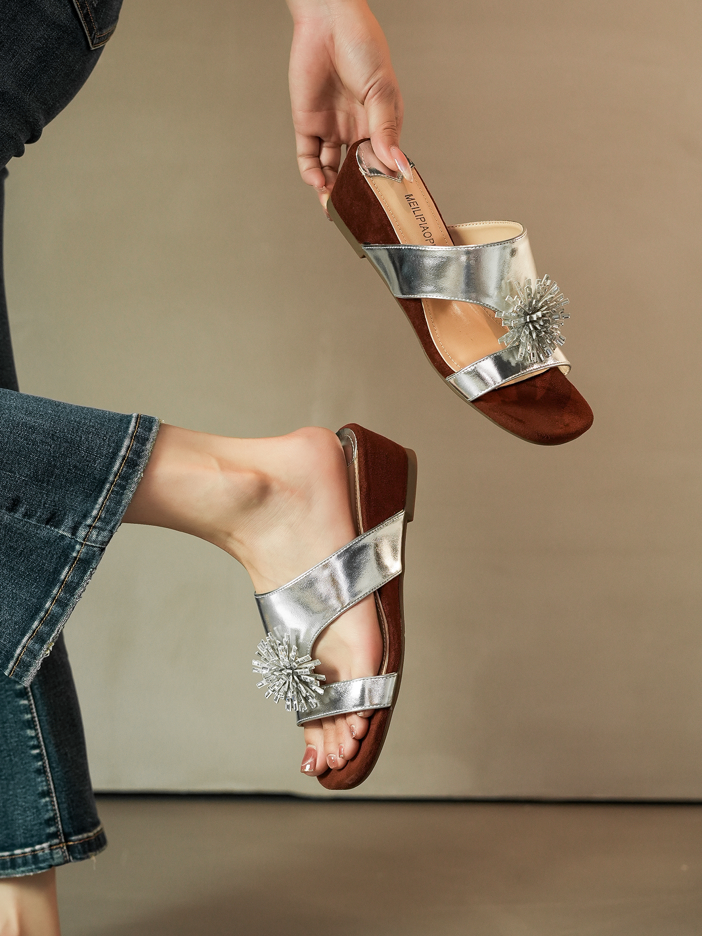 2026 Summer New Wedge Sandals Rhinestone Fireworks Soft Sole Anti-Slip One-Band Women's Sandals Fairy Style - Image 2