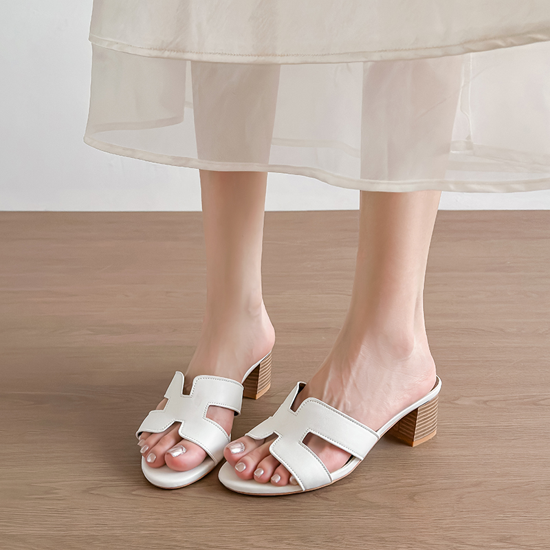 2026 Summer New Women's Thick Heel Fashion Soft Sole 5cm Open Toe Woven Beach Sandals