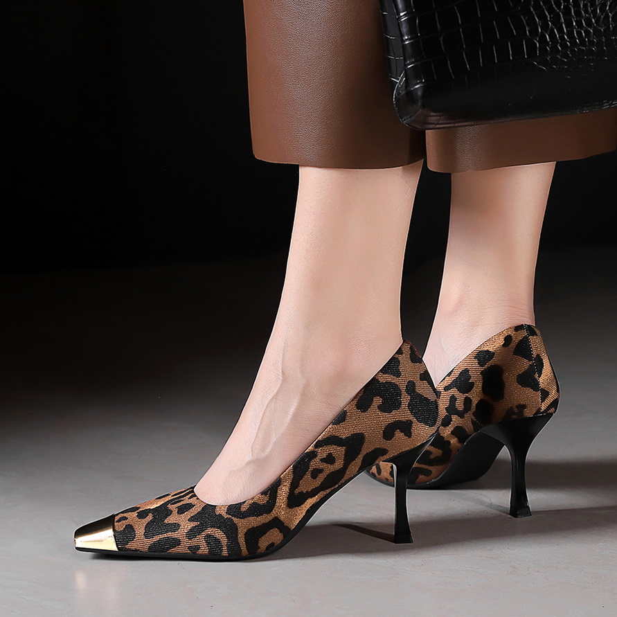 French Style Classic Leopard Print Black Pointed Toe Kitten Heel Suede Women's Shoes - Image 2