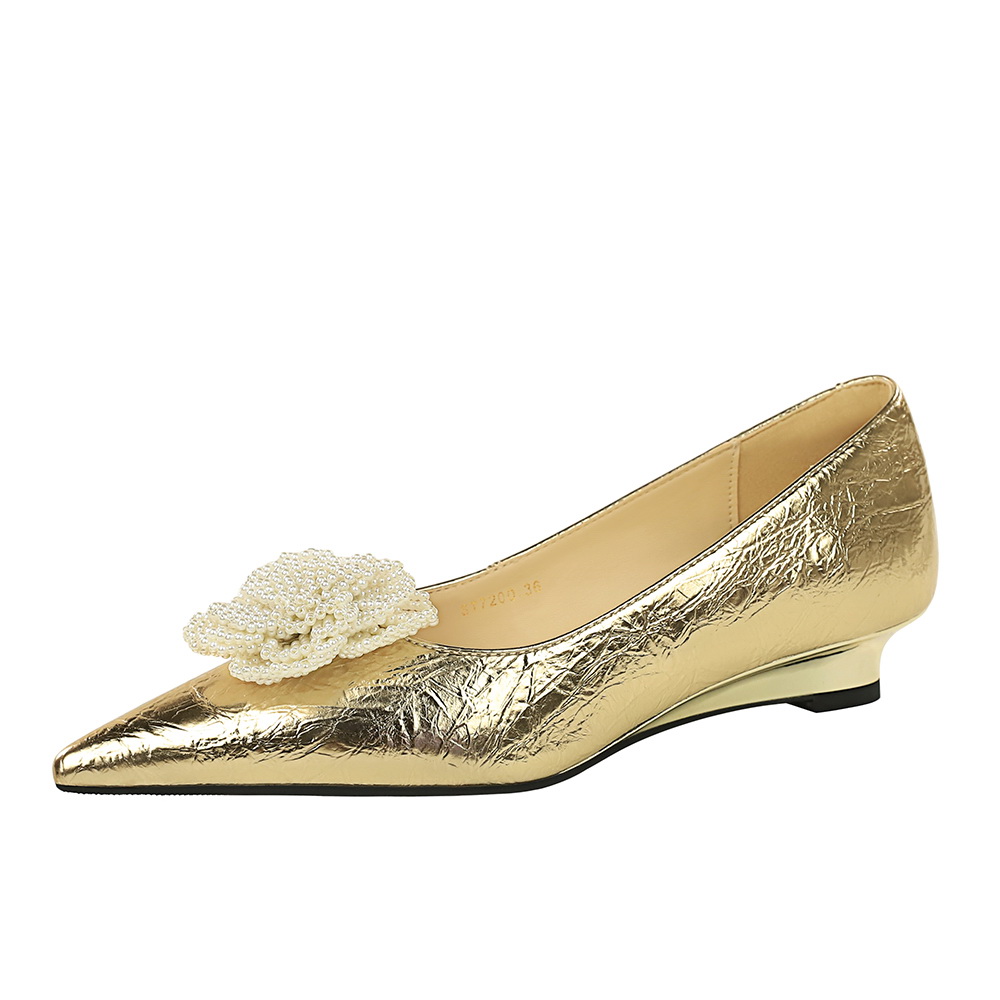 Korean Style Pearl Flower Bow Wedding Shoes Low Heel Pointed Toe Slip-On Women's Flats - Image 5